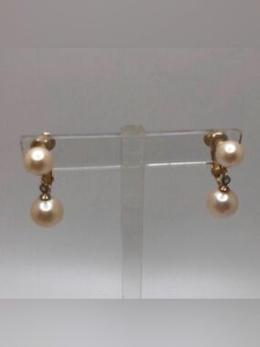 Marvella VTG Faux Pearl Gold Tone Dangling Earrings Screwback